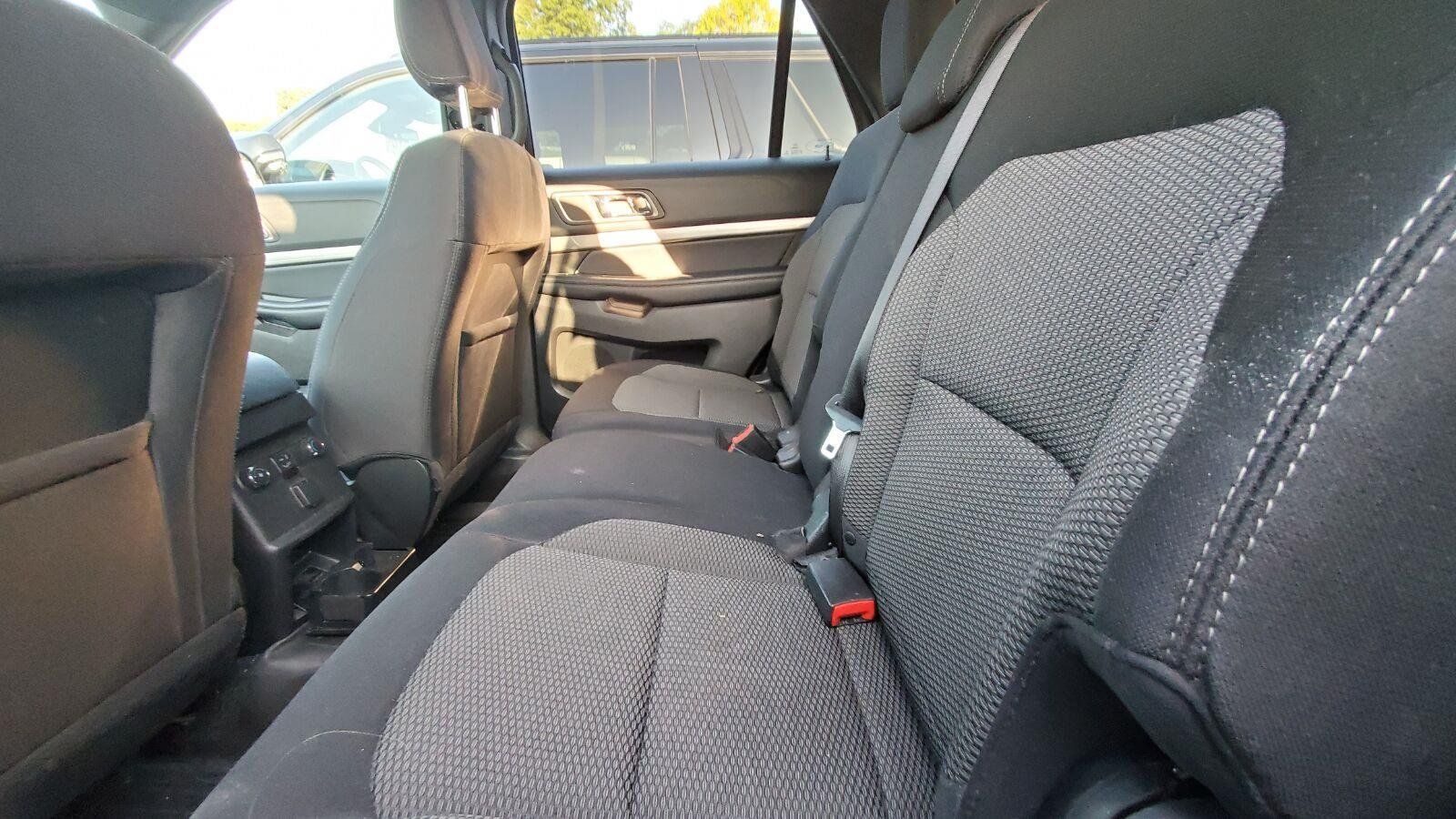 Used 2018 Ford Explorer XLT w/ Equipment Group 201A AWD/4WD image 5