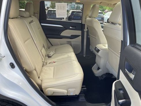 Certified 2018 Toyota Highlander XLE w/ Protection Package #3 AWD/4WD image 22