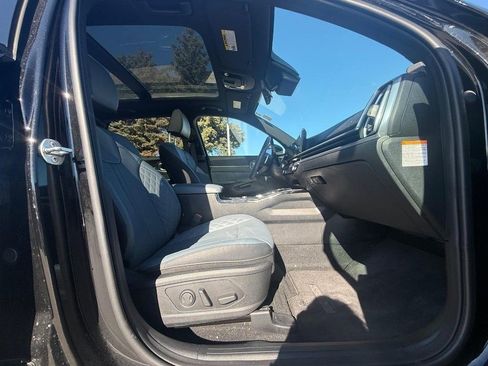 Used 2025 Kia Sorento SX Prestige image 11