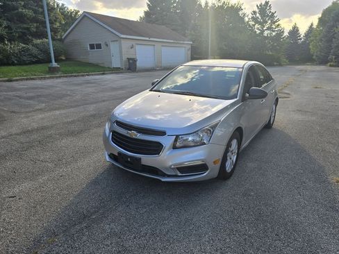 Used 2015 Chevrolet Cruze LS image 7