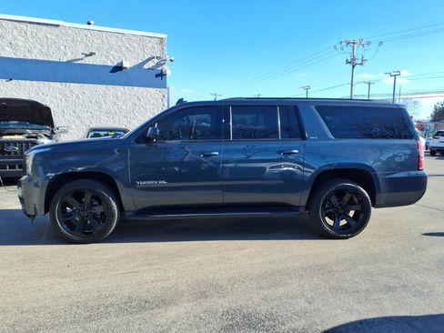 Used 2019 GMC Yukon XL SLT w/ Graphite Performance Edition image 6