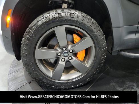 Used 2023 Land Rover Defender 130 SE AWD/4WD image 17