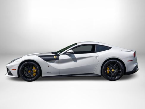 Used 2017 Ferrari F12 Berlinetta RWD image 3
