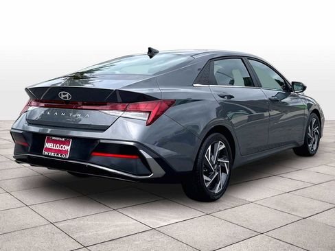 Used 2024 Hyundai Elantra SEL w/ Convenience Package FWD image 14