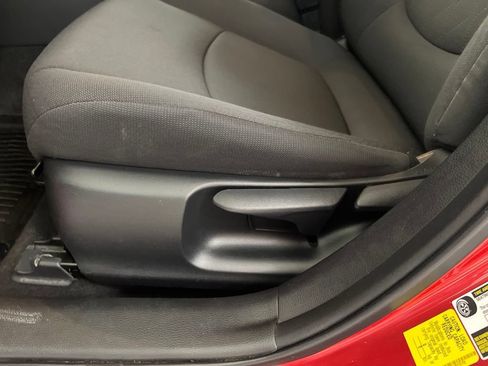 Used 2021 Toyota Corolla LE FWD image 51