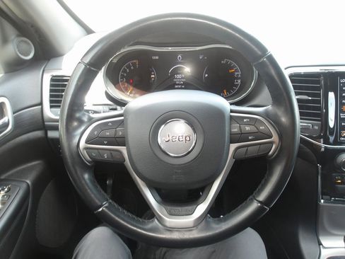 Used 2022 Jeep Grand Cherokee Laredo E image 13