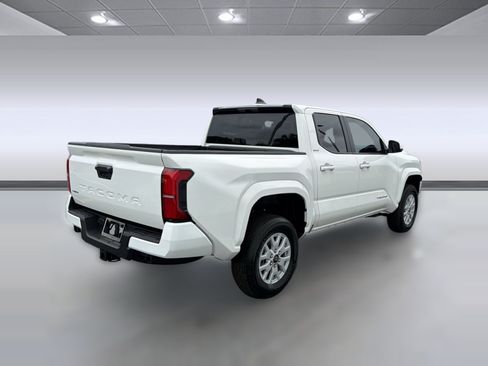 Used 2026 Toyota Tacoma SR5 RWD image 9