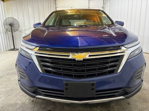 Used 2023 Chevrolet Equinox LT w/ Driver Convenience Package FWD image 2