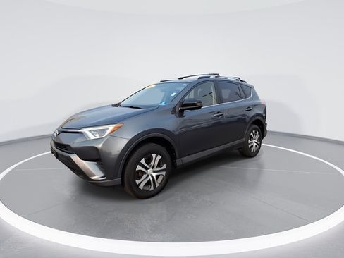 Used 2016 Toyota RAV4 LE FWD image 5
