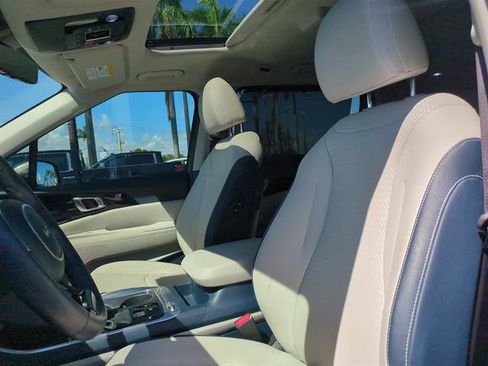 Used 2025 Kia Carnival SX Prestige image 98
