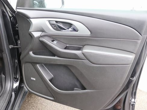 Used 2020 Chevrolet Traverse RS image 28
