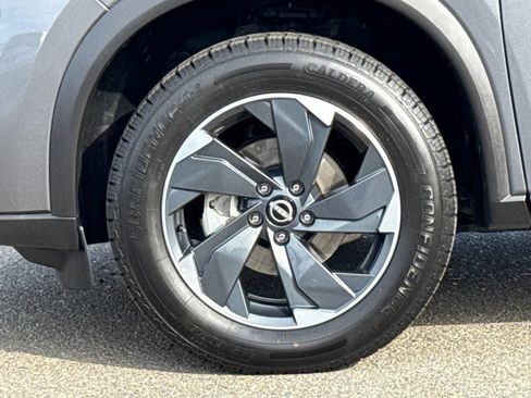 Certified 2025 Nissan Rogue SV AWD/4WD image 33