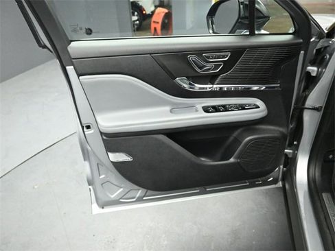 Certified 2022 Lincoln Corsair AWD w/ Equipment Group 101A image 20