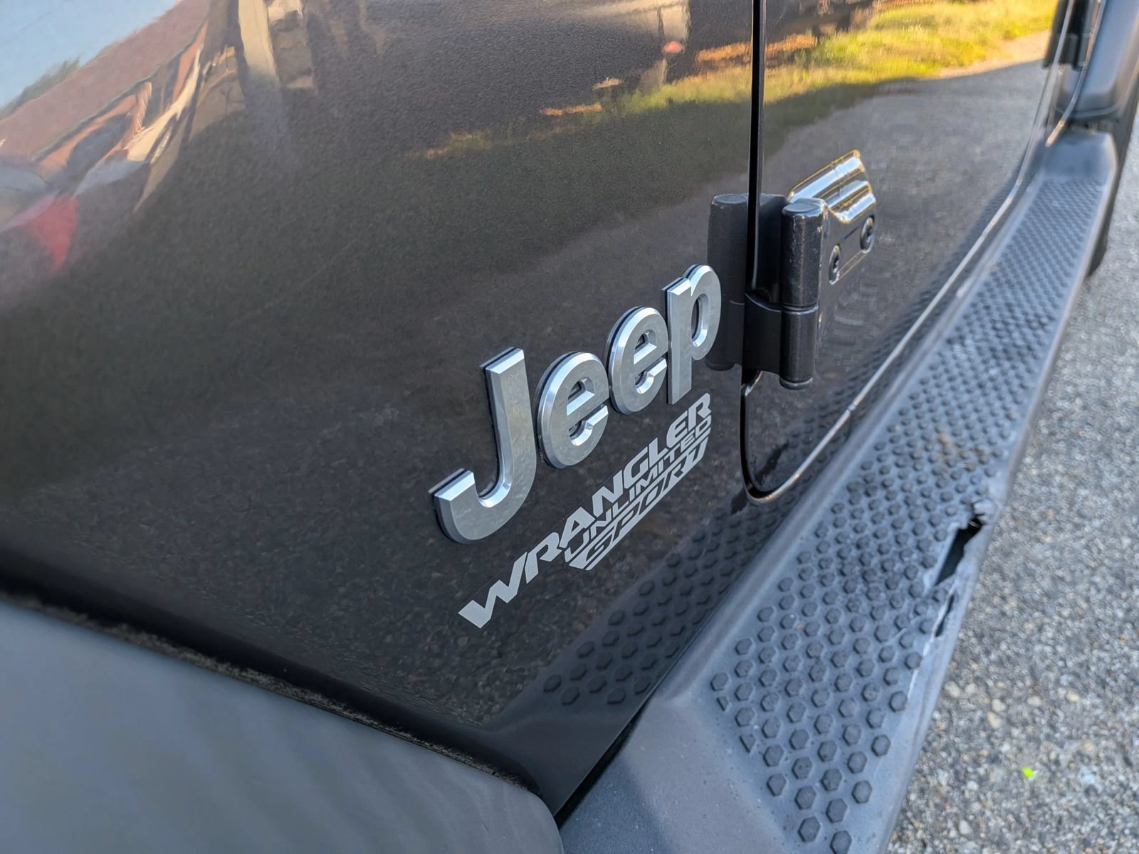 Used 2018 Jeep Wrangler Unlimited Sport S AWD/4WD image 13