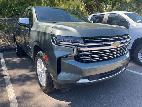 Used 2023 Chevrolet Suburban Premier image 2