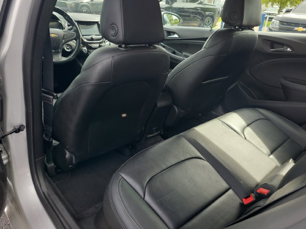Used 2018 Chevrolet Cruze Premier FWD image 16
