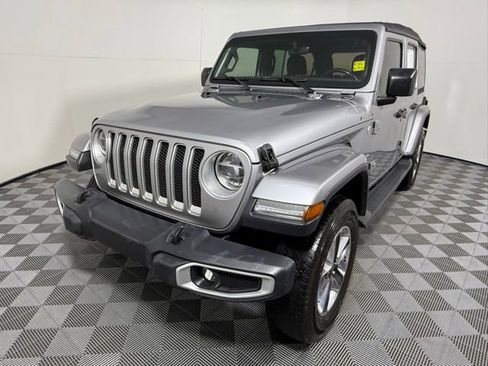 Used 2019 Jeep Wrangler Unlimited Sahara image 2