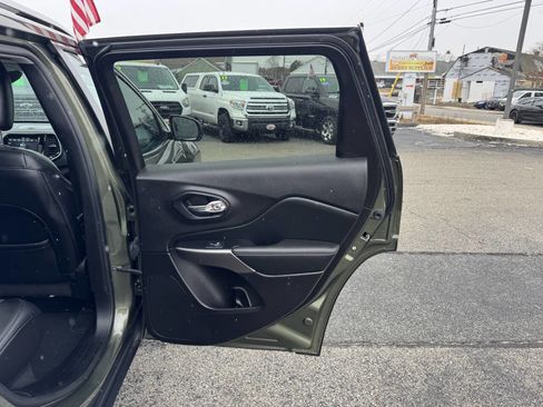 Used 2021 Jeep Cherokee Limited w/ Trailer Tow Group image 33