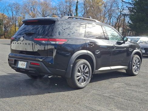 New 2025 Nissan Pathfinder SV w/ Black Appearance Package image 5