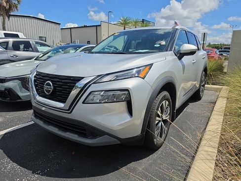 Used 2021 Nissan Rogue SV FWD image 5