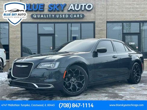 Used 2019 Chrysler 300 Touring w/ Sport Appearance Package image 1