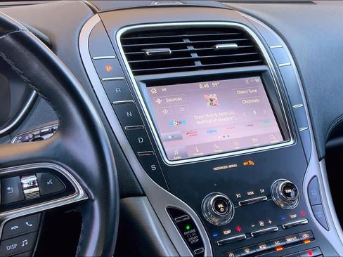 Used 2020 Lincoln Nautilus FWD w/ Equipment Group 101A image 7