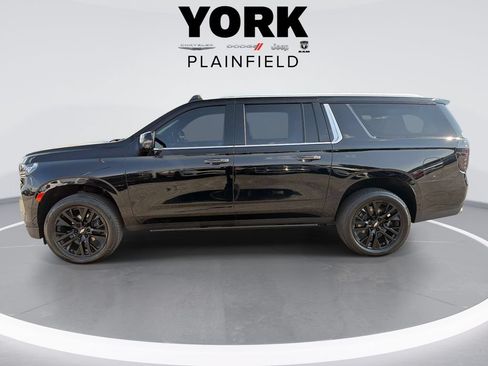 Used 2024 Chevrolet Suburban High Country w/ Advanced Technology Package AWD/4WD image 8