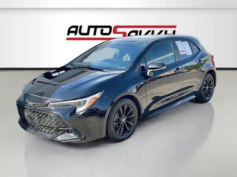 Used 2023 Toyota Corolla SE w/ SE Premium Package FWD image 3