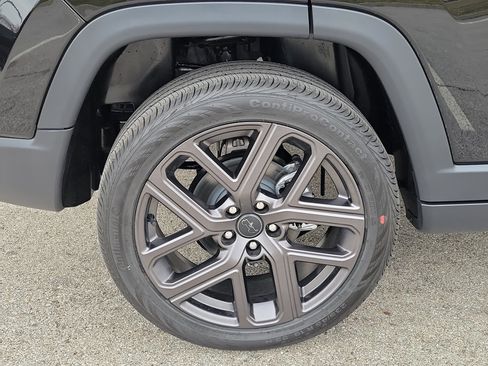 New 2026 Jeep Compass Limited image 5