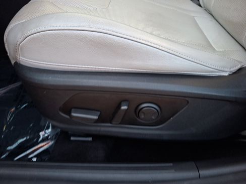 Certified 2023 Hyundai Elantra Limited FWD image 16
