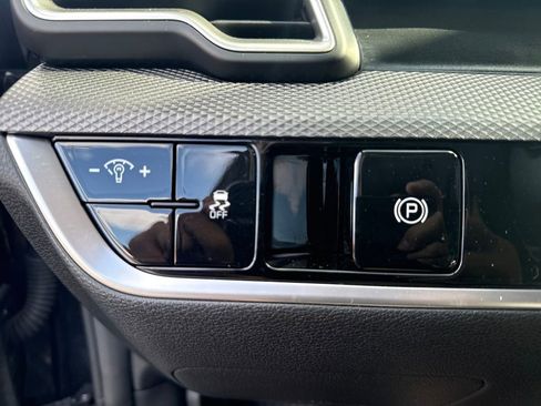 Used 2023 Kia Sportage LX image 13