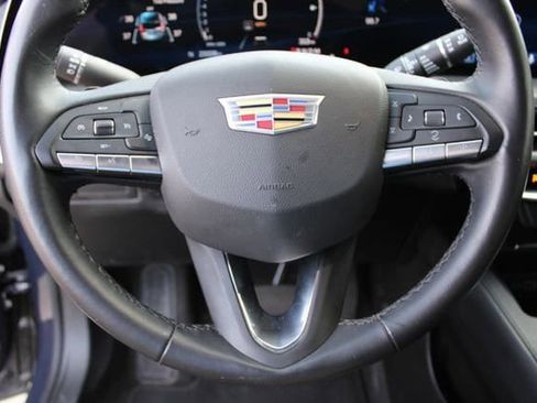 Used 2025 Cadillac XT4 Premium Luxury image 10