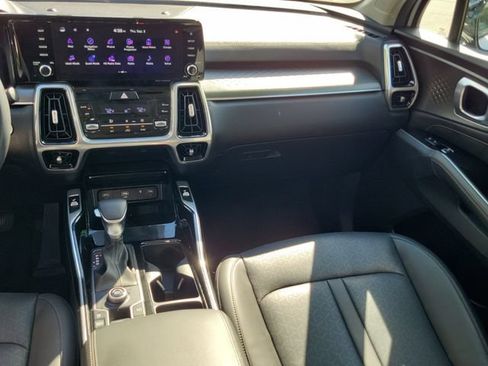 Certified 2023 Kia Sorento SX FWD image 17