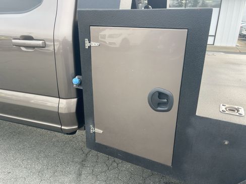 Used 2023 Ford F450 Lariat image 14