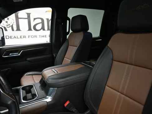 Used 2024 Chevrolet Silverado 3500 High Country w/ High Country Premium Package AWD/4WD image 16