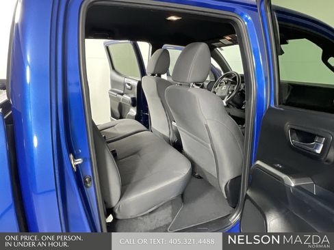 Used 2018 Toyota Tacoma TRD Off-Road image 15