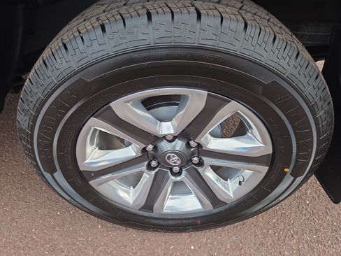 Certified 2019 Toyota Tacoma Limited AWD/4WD image 11