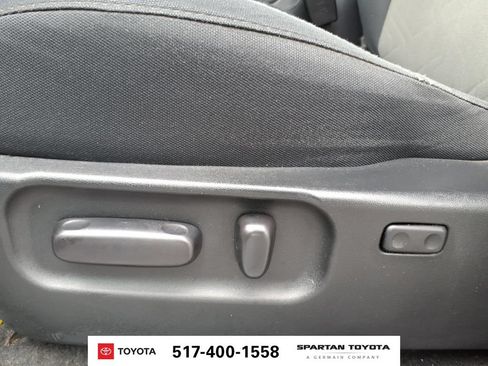 Used 2022 Toyota Tacoma TRD Off-Road AWD/4WD image 15