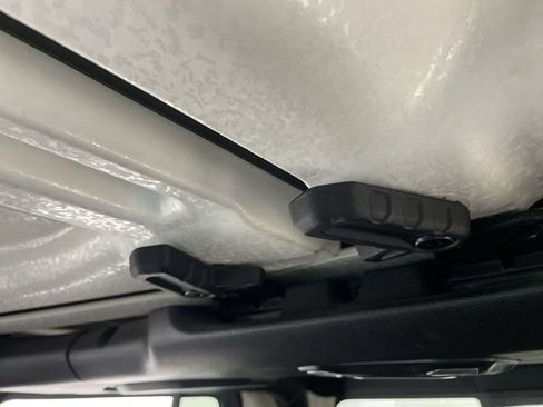 Used 2021 Jeep Gladiator Willys image 36