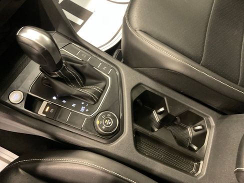 Used 2021 Volkswagen Tiguan S image 19