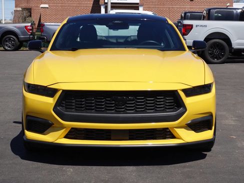 Used 2024 Ford Mustang Premium image 5