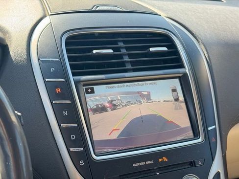 Used 2017 Lincoln MKX Reserve w/ Lincoln MKX Climate Package image 27