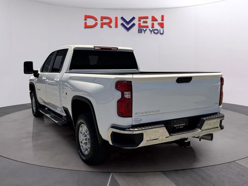 Used 2025 Chevrolet Silverado 2500 LT AWD/4WD image 3