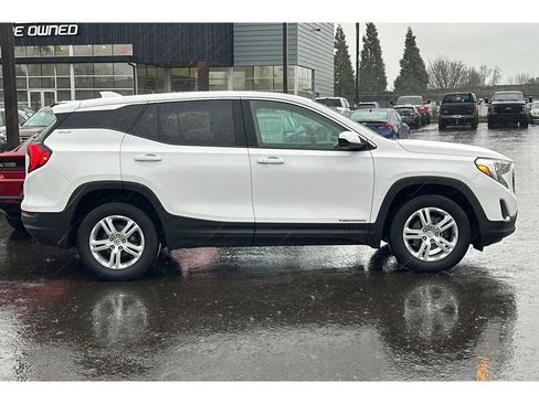 Used 2020 GMC Terrain SLE image 3