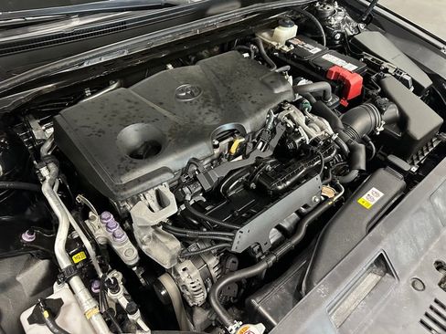 Used 2018 Toyota Camry SE FWD image 29