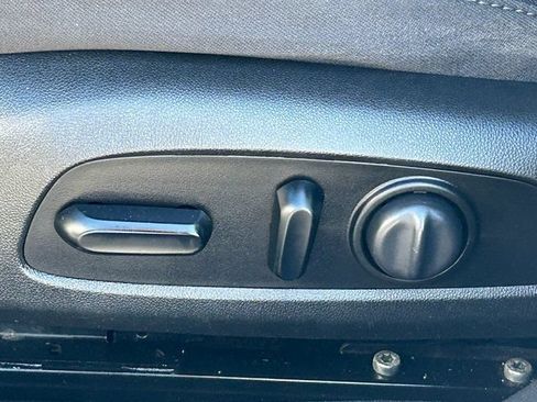 Used 2019 Chevrolet Malibu LT FWD image 28