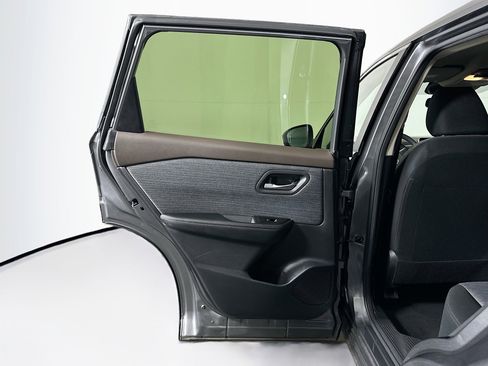 Used 2023 Nissan Rogue SV image 25