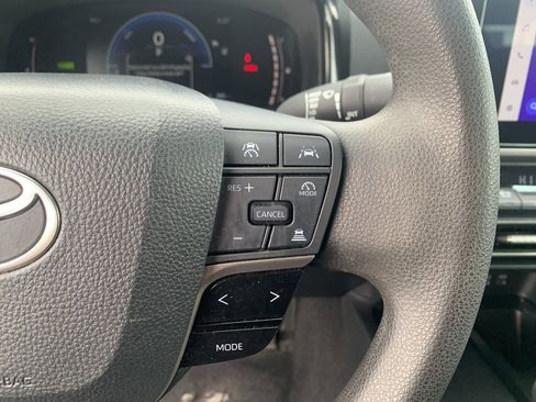 Used 2025 Toyota Camry LE FWD image 28