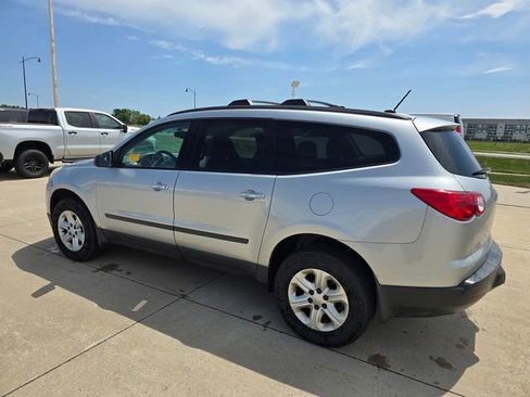 Used 2012 Chevrolet Traverse LS FWD image 5