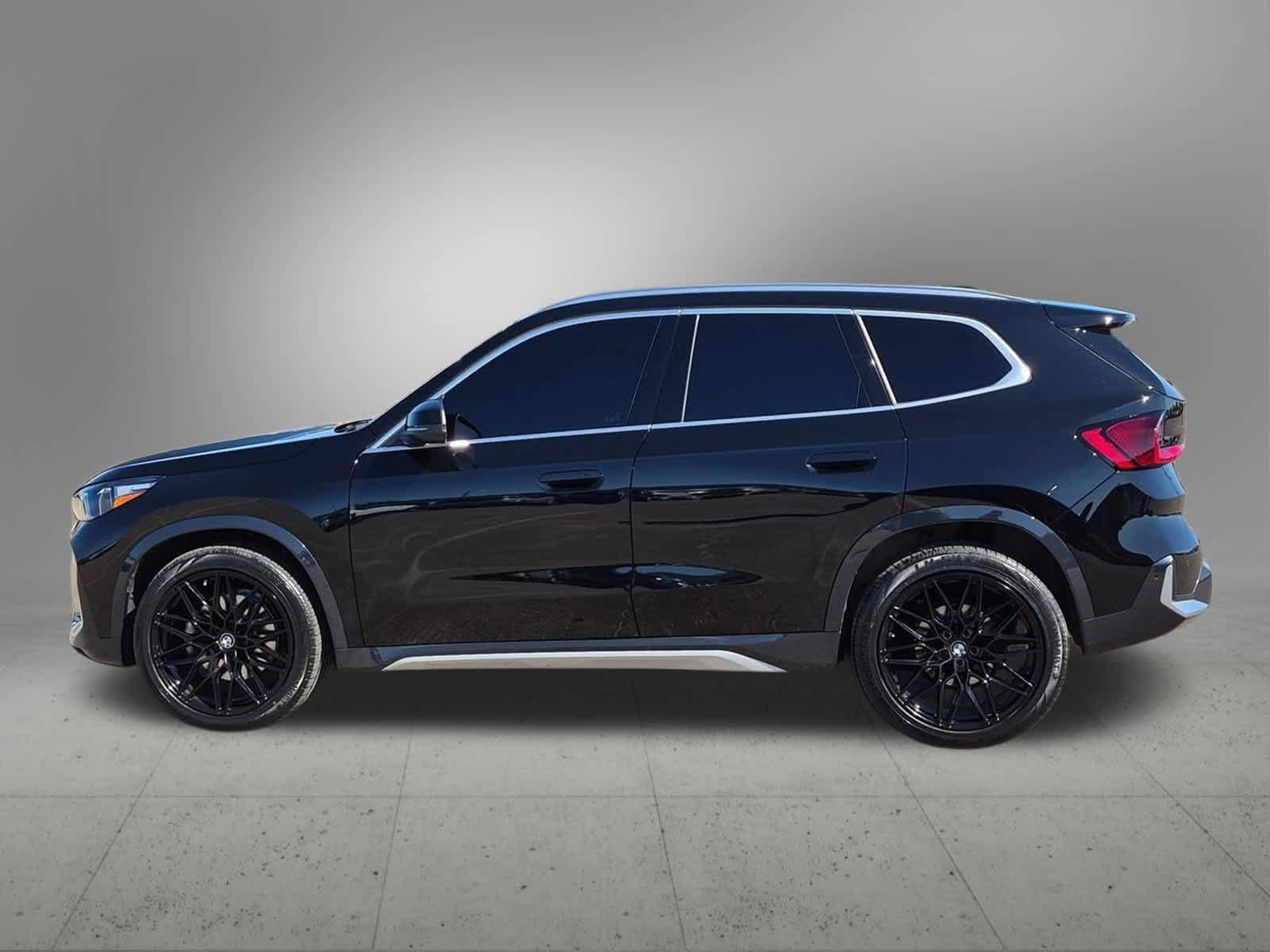 Used 2025 BMW X1 xDrive28i w/ Convenience Package AWD/4WD image 3